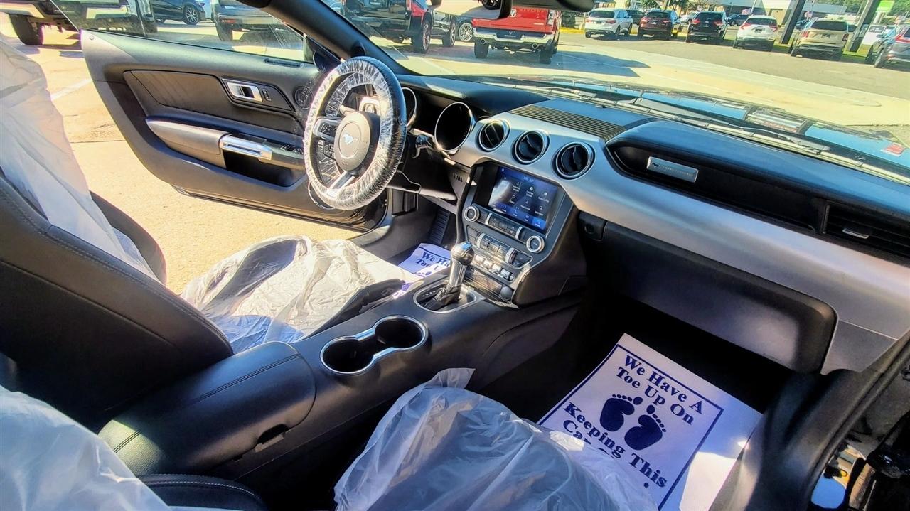 Ford Mustang  2021