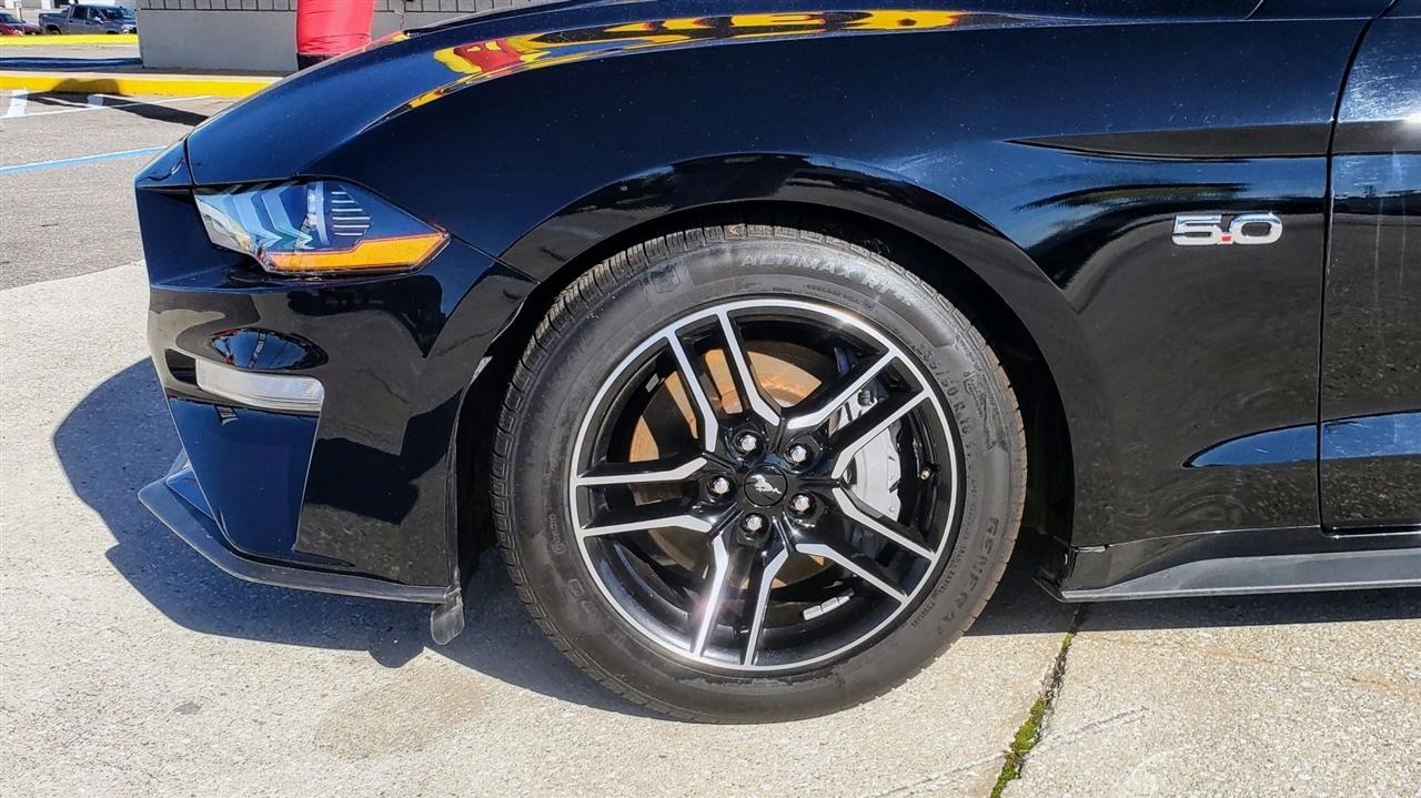 Ford Mustang  2021