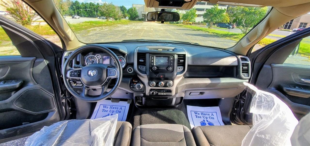 RAM 1500 Tradesman 4x4 Quad Cab 6'4" Box 2019
