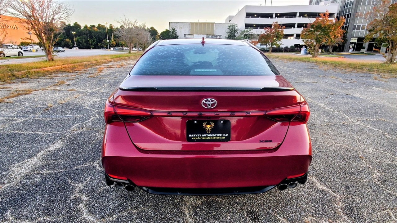 Toyota Avalon  2019