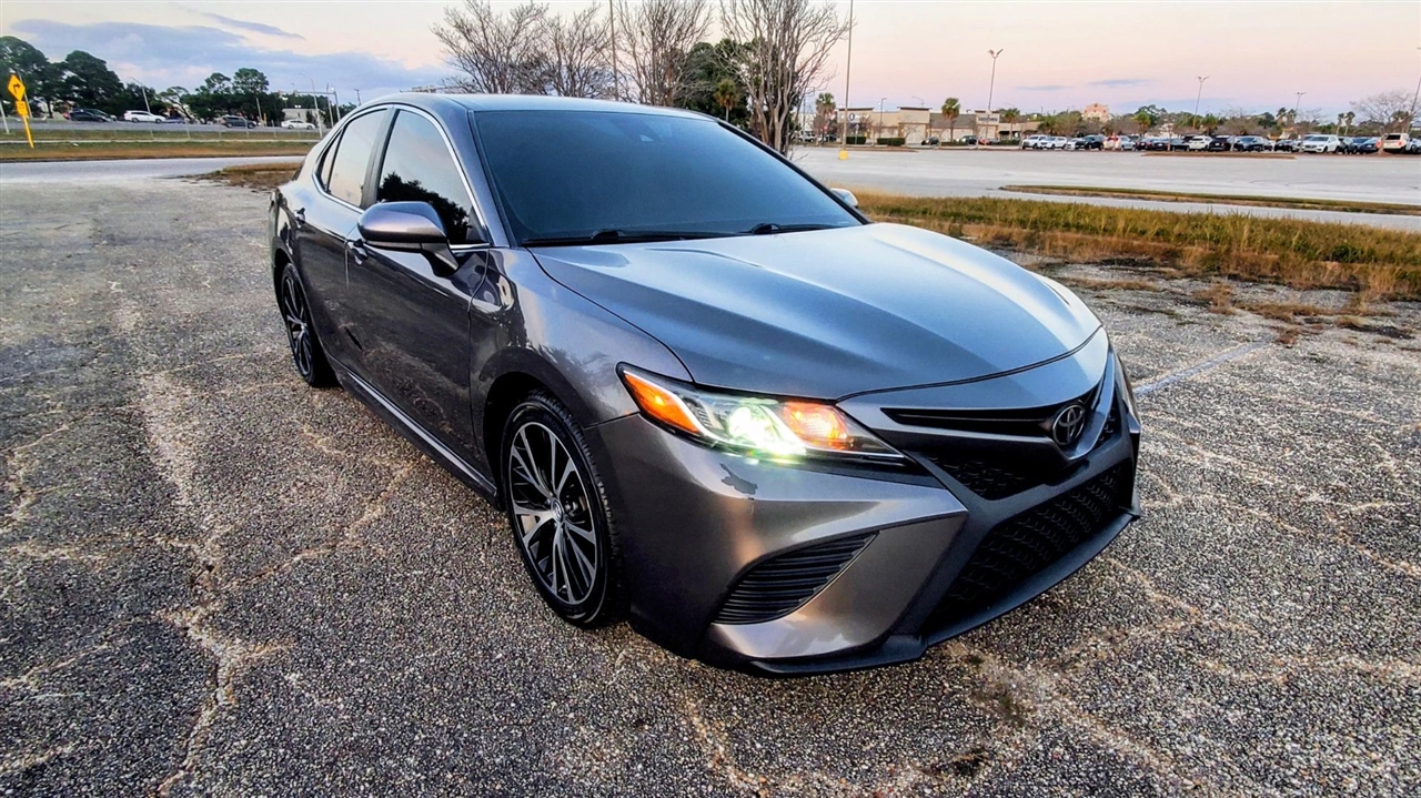 Toyota Camry  2019