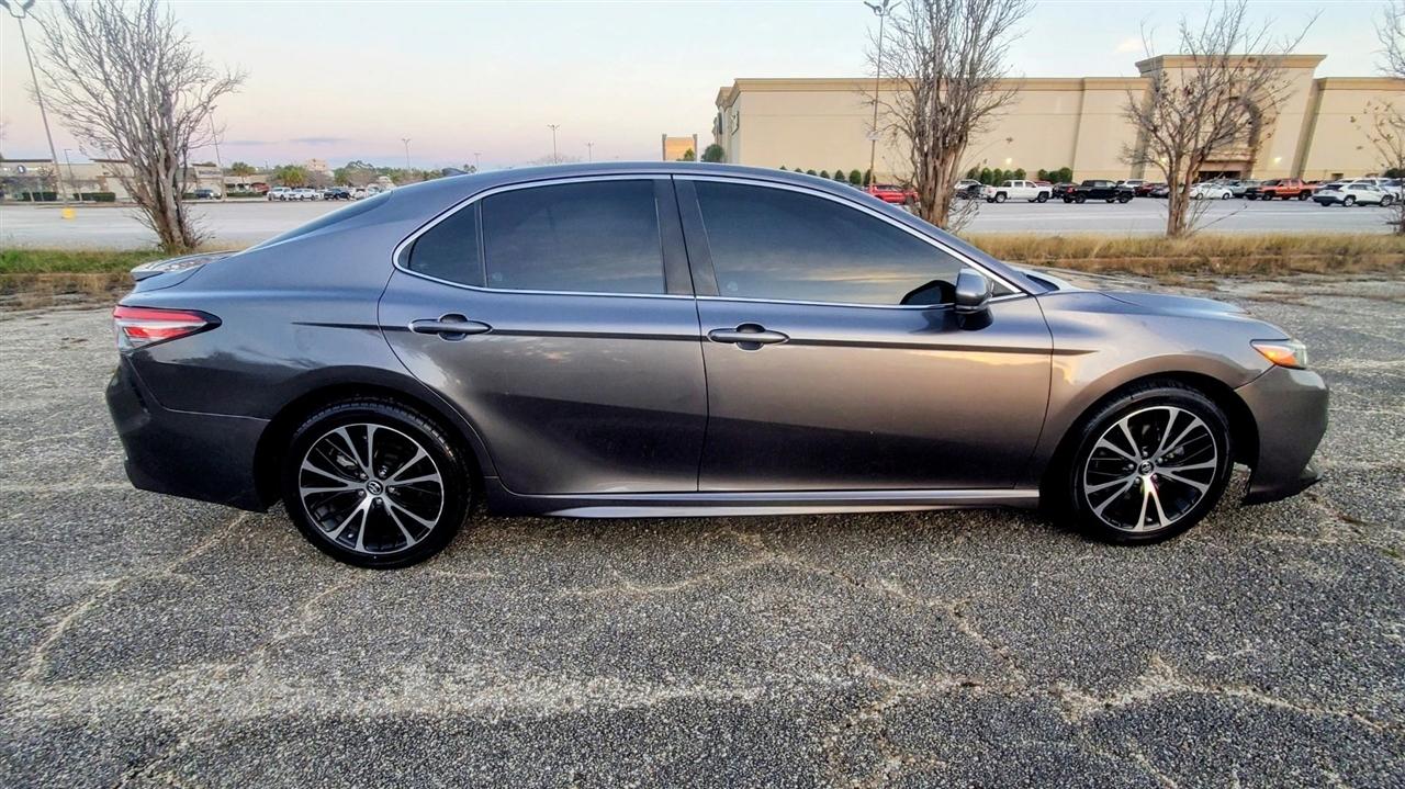 Toyota Camry  2019