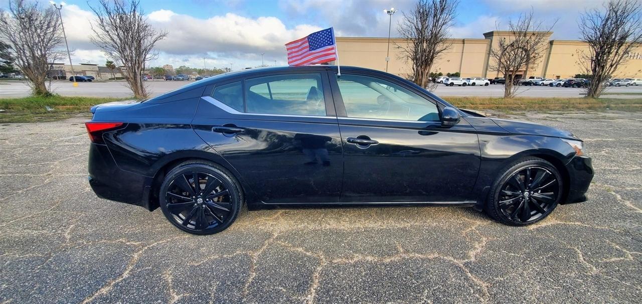Nissan Altima  2022
