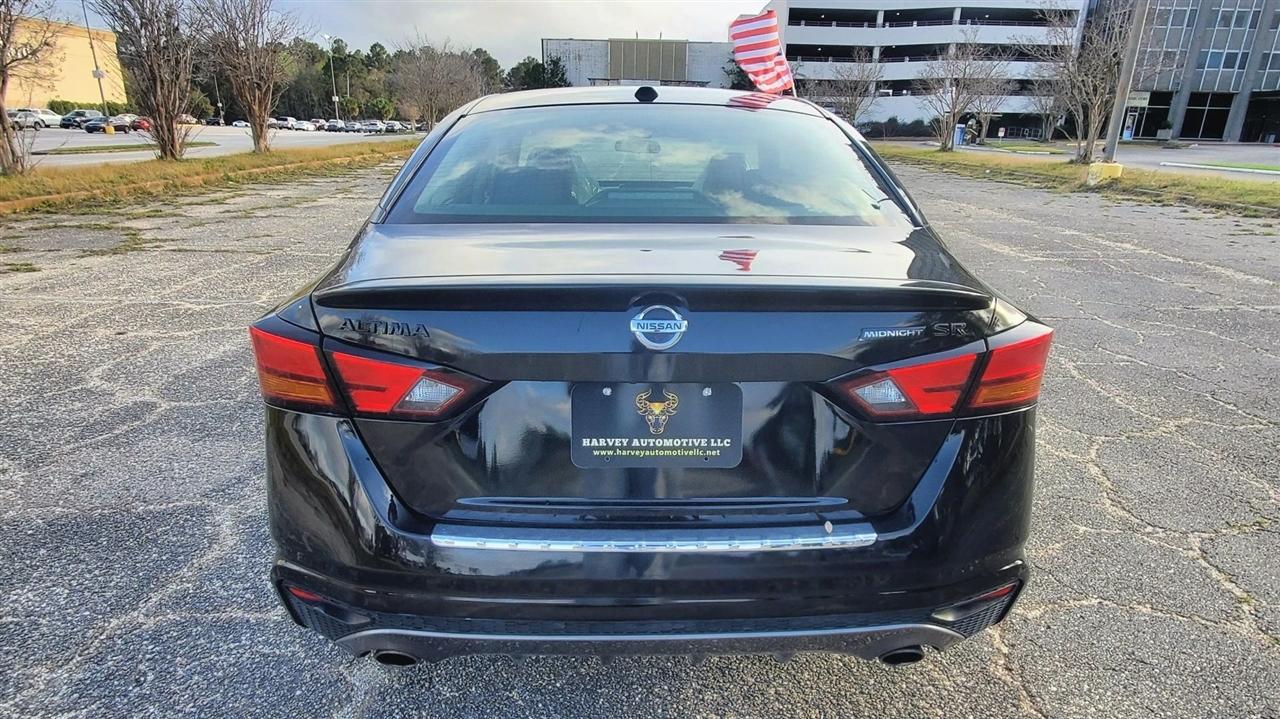 Nissan Altima  2022
