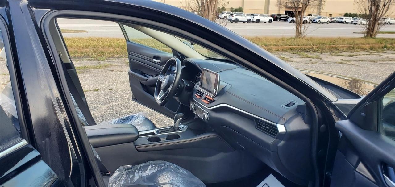 Nissan Altima  2022