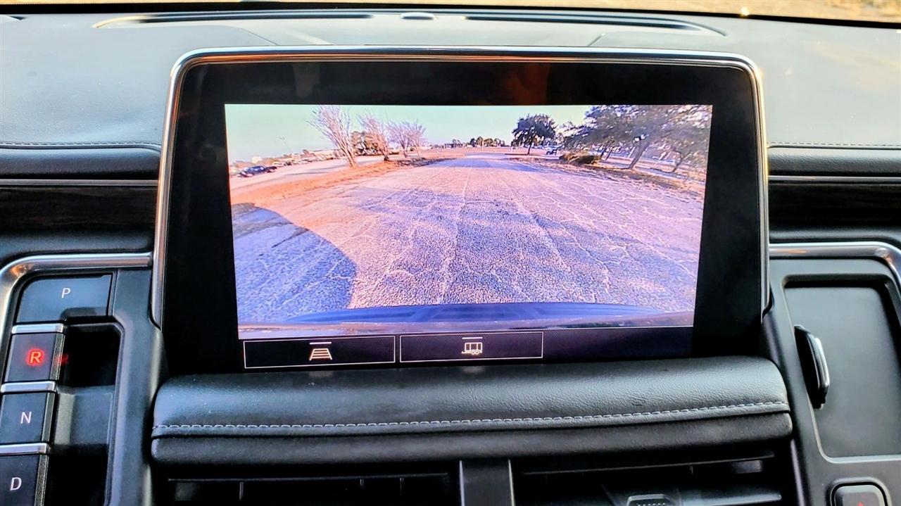 Chevrolet Suburban  2021