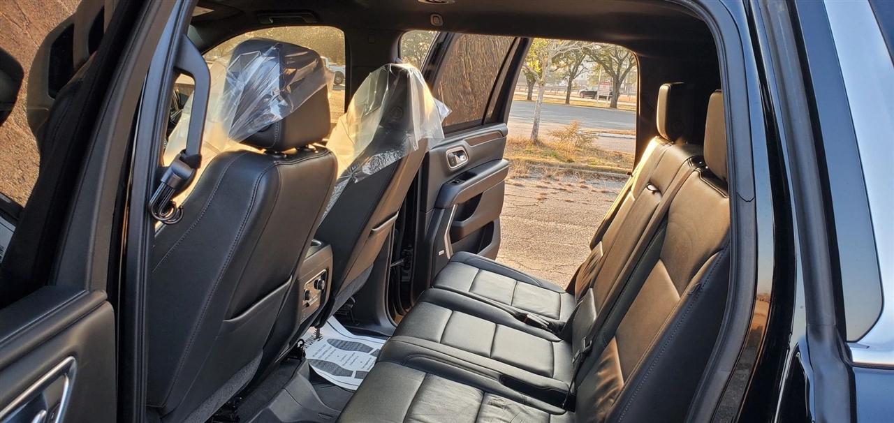 Chevrolet Suburban  2021