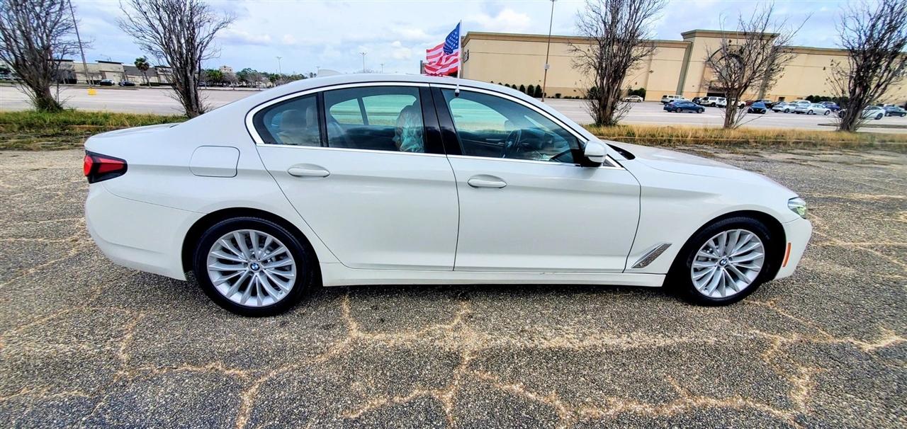 BMW 5-Series  2021