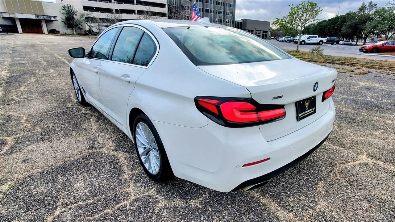 BMW 5-Series  2021