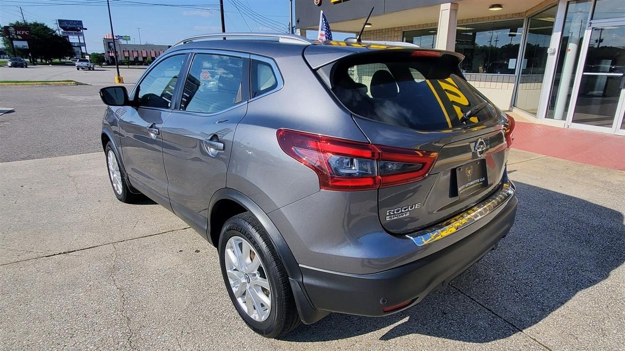Nissan Rogue Sport FWD SV 2021