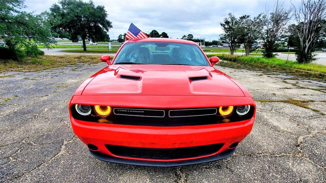 Dodge Challenger SXT RWD 2021