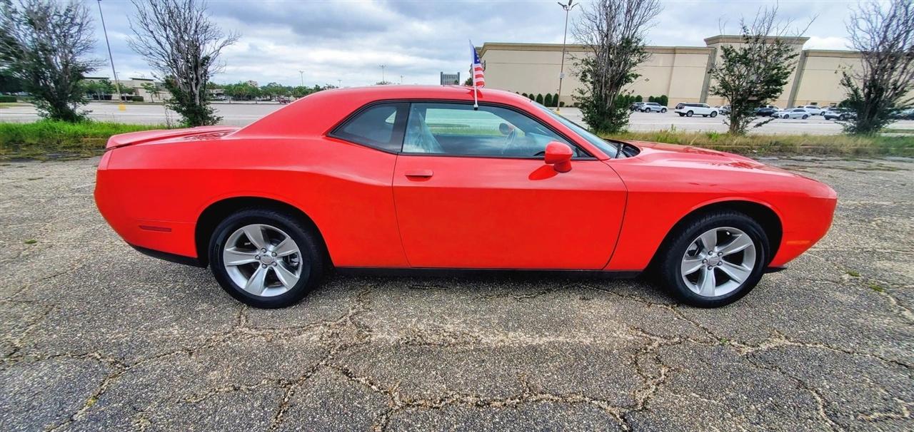 Dodge Challenger SXT RWD 2021