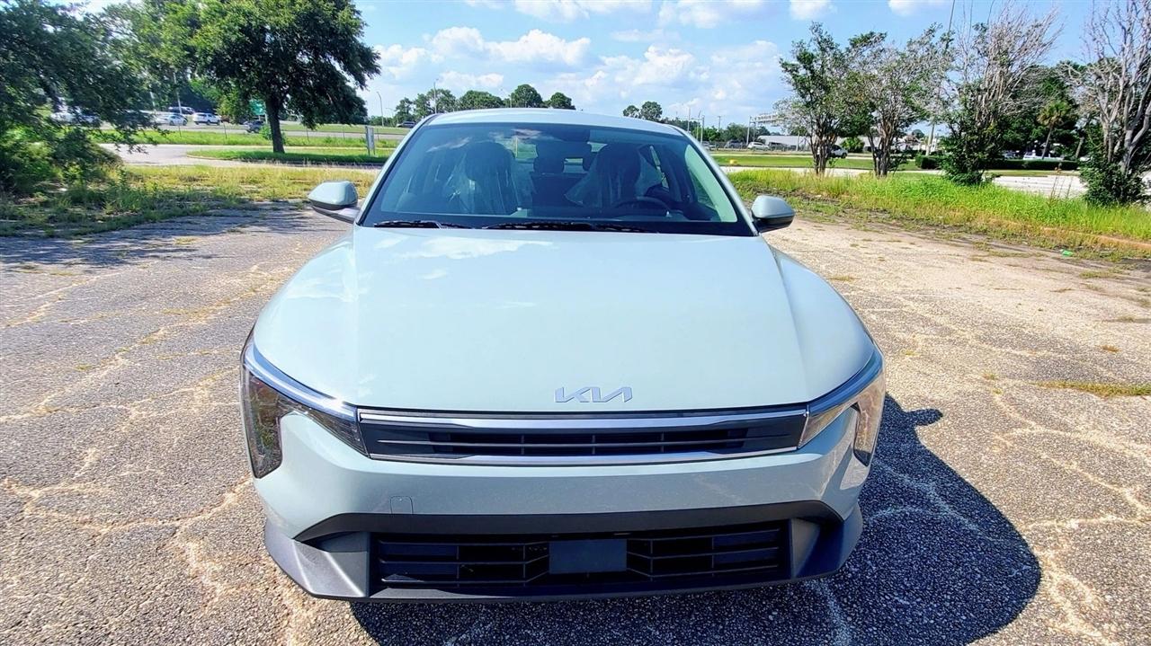 Kia K4 LXS FWD 2025