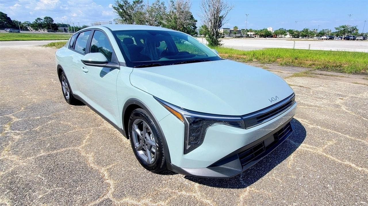 Kia K4 LXS FWD 2025