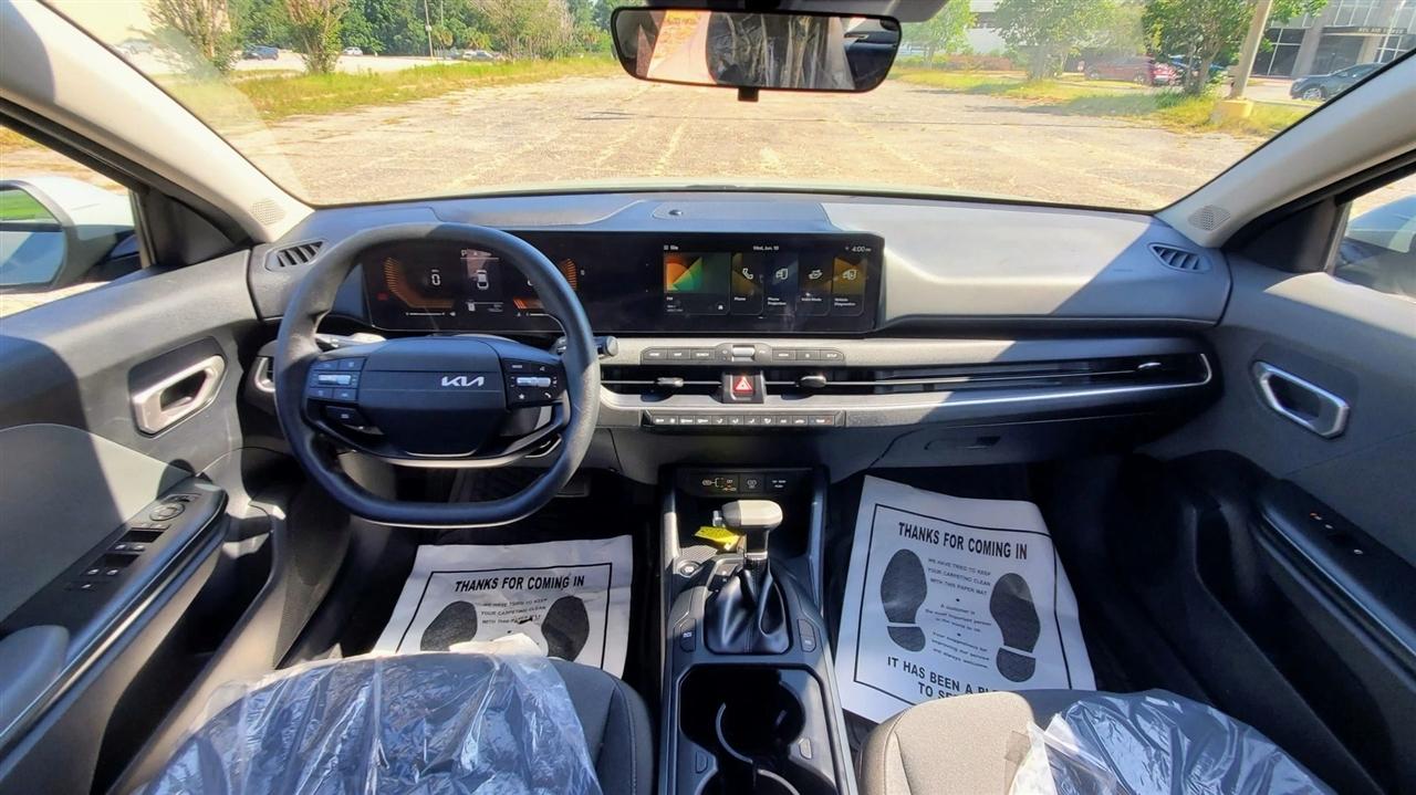 Kia K4 LXS FWD 2025