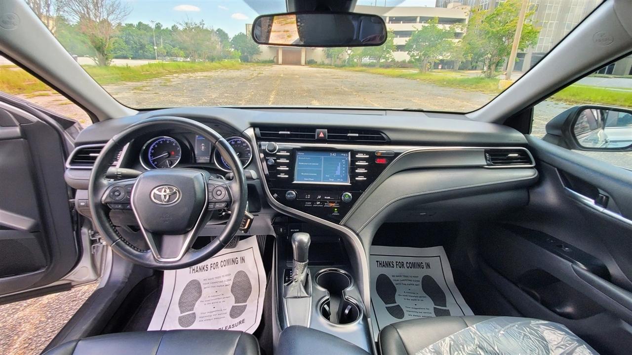 Toyota Camry XLE Auto (Natl) 2019
