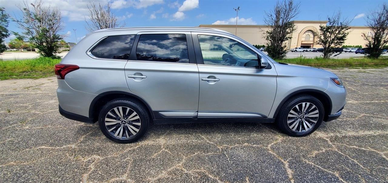 Mitsubishi Outlander SEL FWD 2020