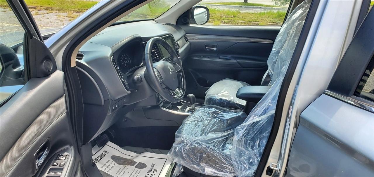 Mitsubishi Outlander SEL FWD 2020