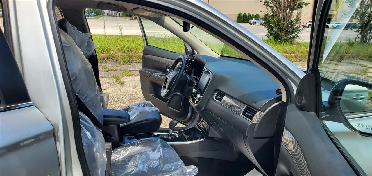 Mitsubishi Outlander SEL FWD 2020