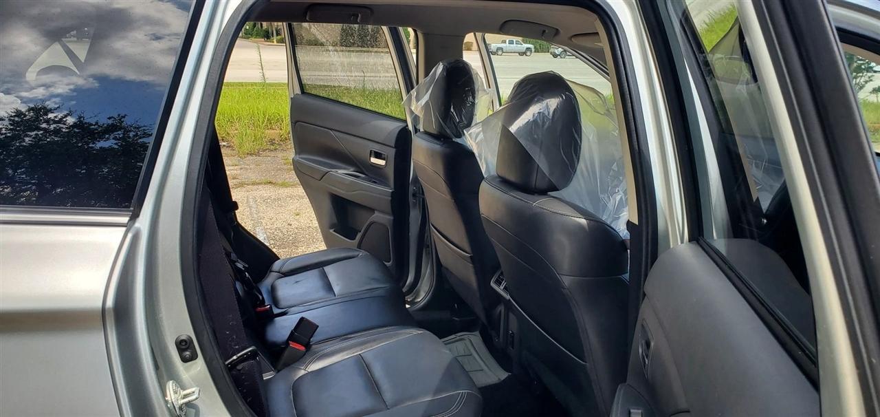 Mitsubishi Outlander SEL FWD 2020