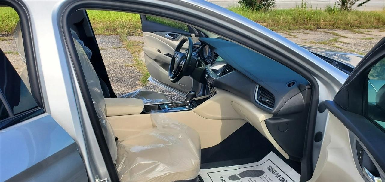 Buick Regal Sportback 4dr Sdn Preferred FWD 2019