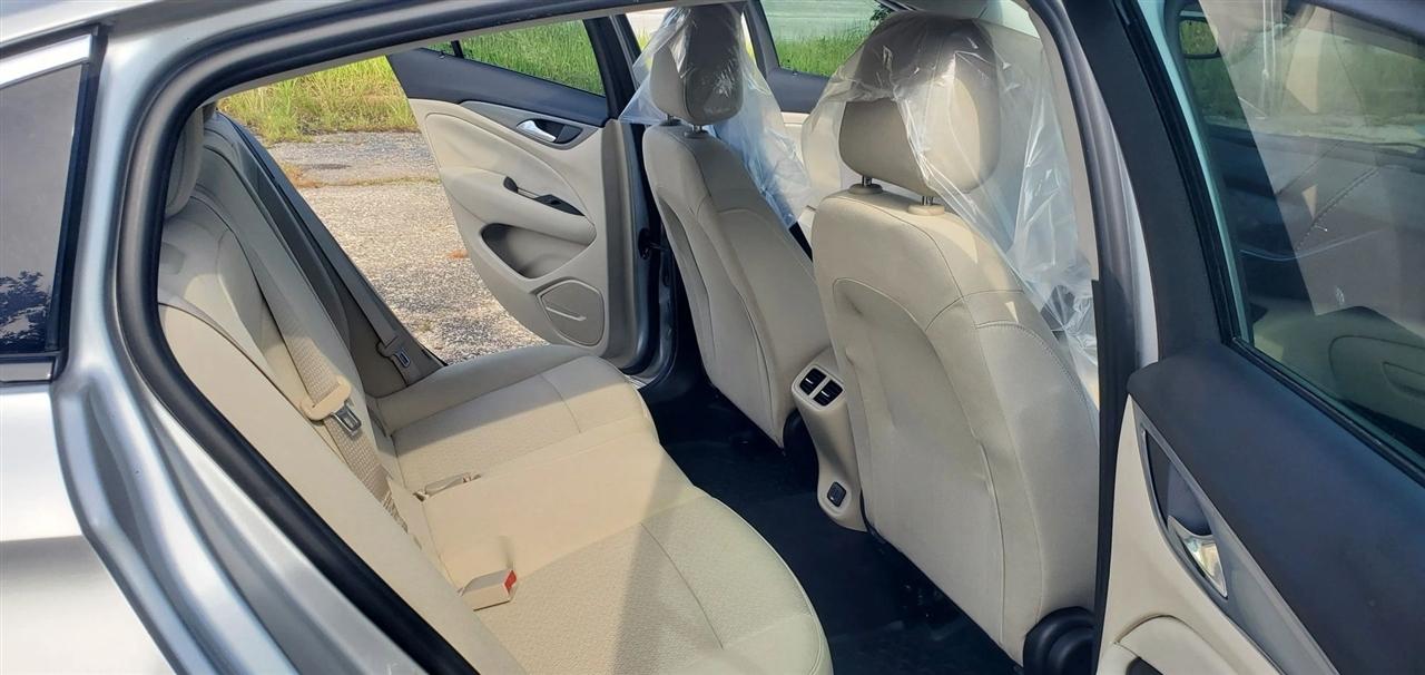 Buick Regal Sportback 4dr Sdn Preferred FWD 2019