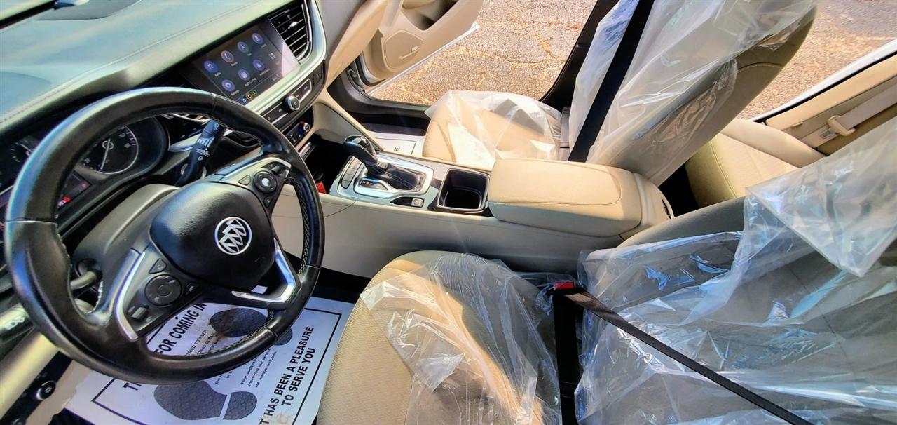 Buick Regal Sportback 4dr Sdn Preferred FWD 2019