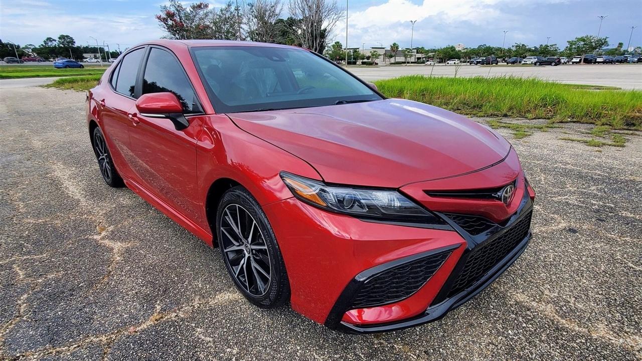Toyota Camry SE Auto (Natl) 2021