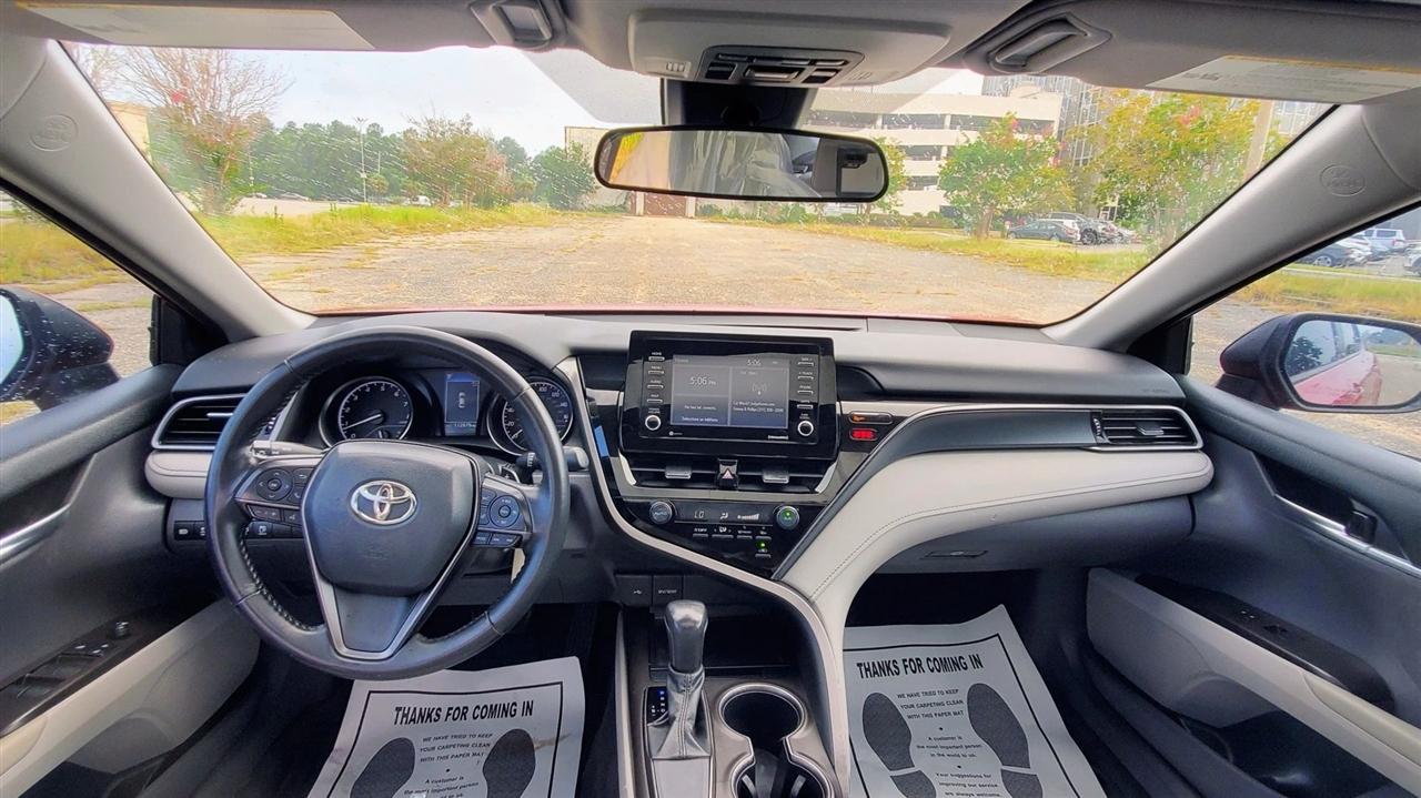 Toyota Camry SE Auto (Natl) 2021