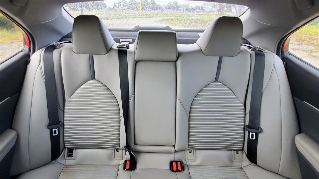 Toyota Camry SE Auto (Natl) 2021
