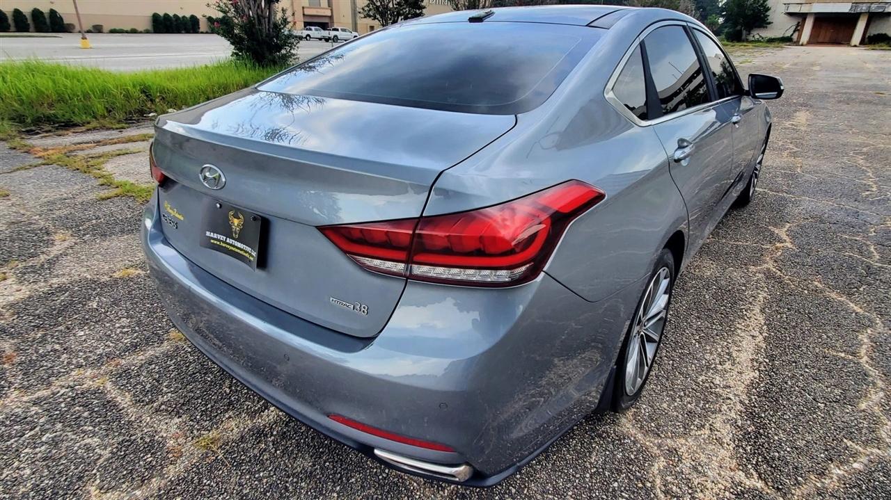Hyundai Genesis 4dr Sdn V6 3.8L AWD 2015