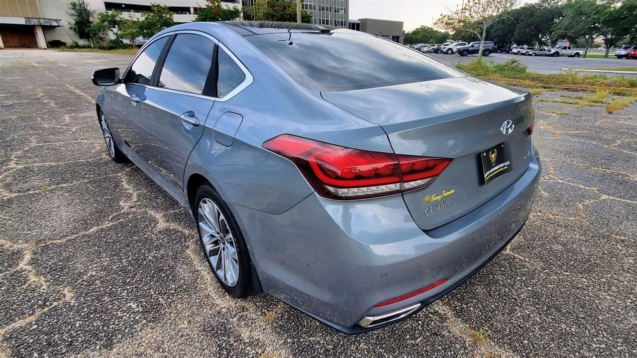 Hyundai Genesis 4dr Sdn V6 3.8L AWD 2015