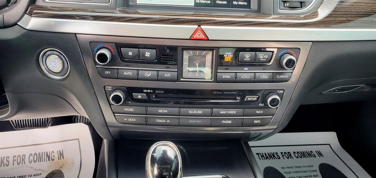 Hyundai Genesis 4dr Sdn V6 3.8L AWD 2015