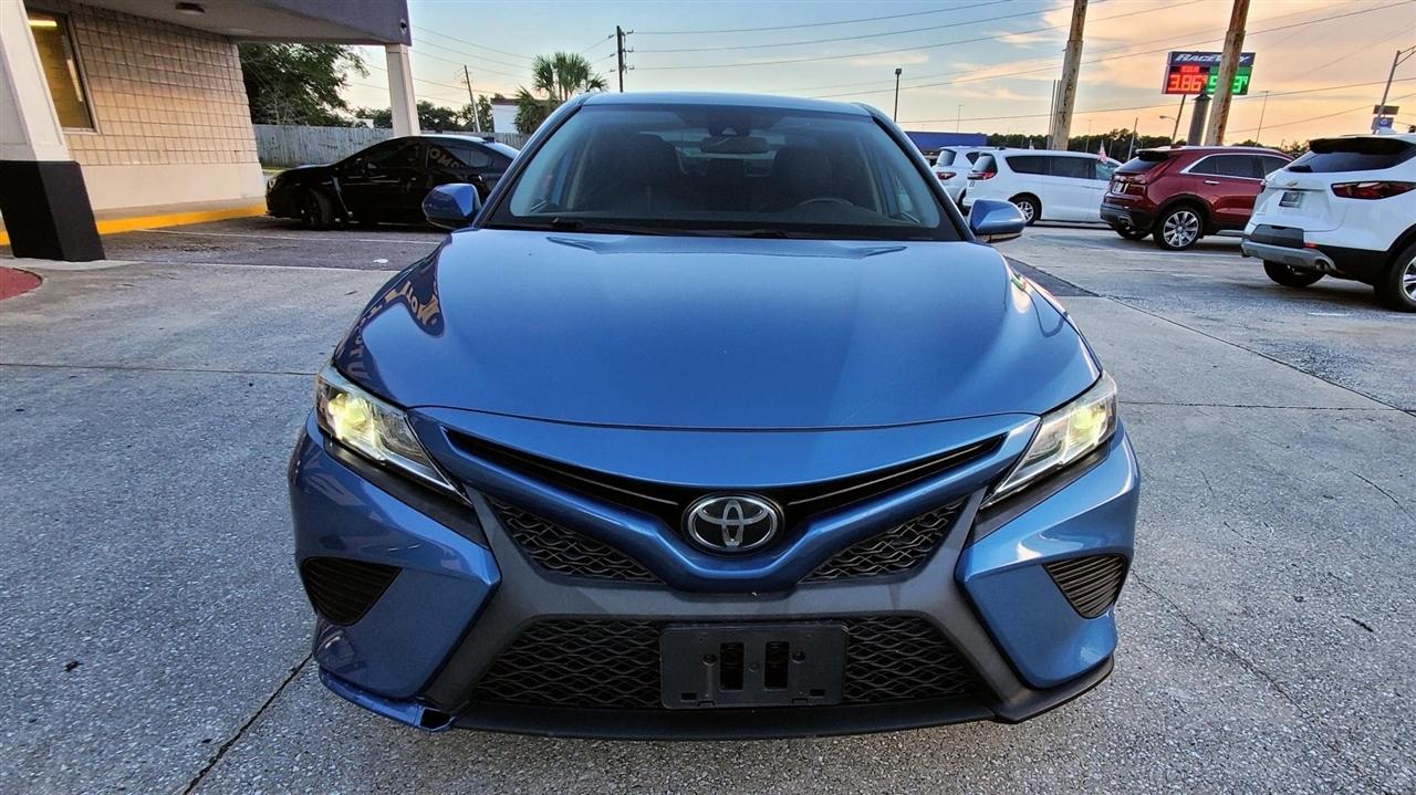 Toyota Camry SE Auto (Natl) 2020