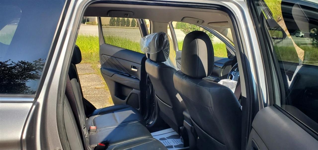 Mitsubishi Outlander PHEV SEL S-AWC 2018