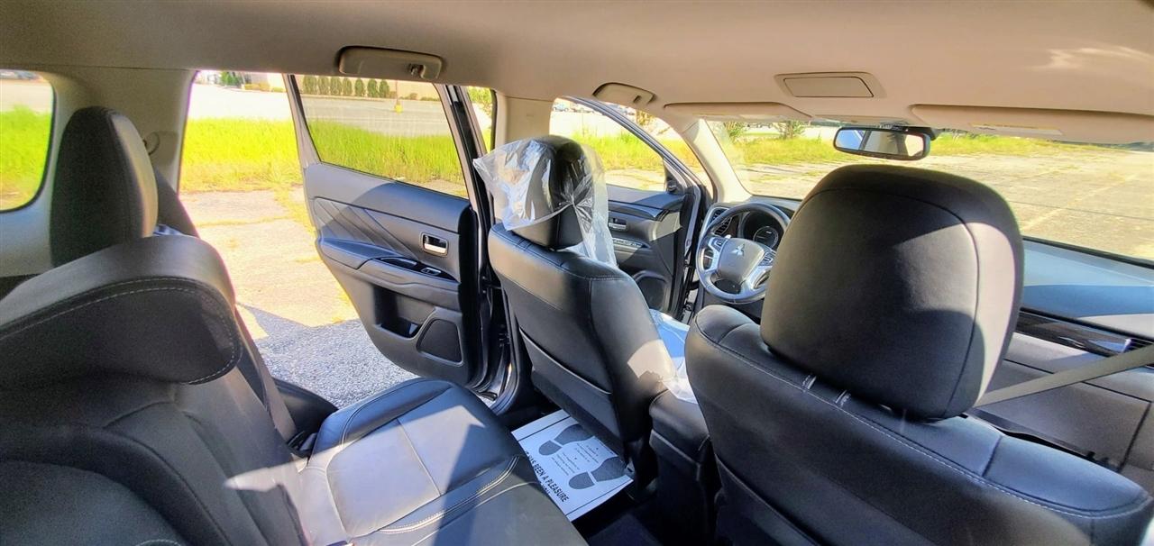 Mitsubishi Outlander PHEV SEL S-AWC 2018