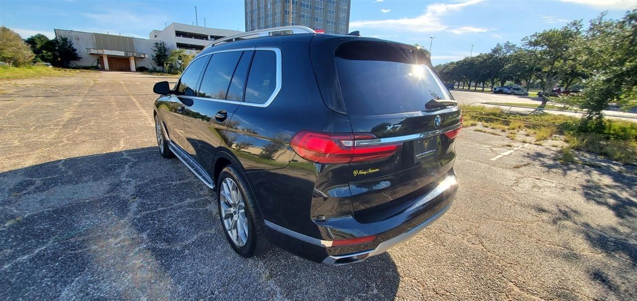 BMW X7 xDrive40i Sports Activity Vehicle 2020
