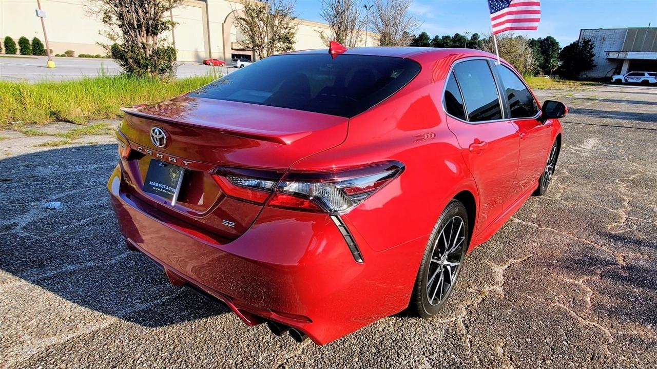 Toyota Camry SE Auto (Natl) 2021