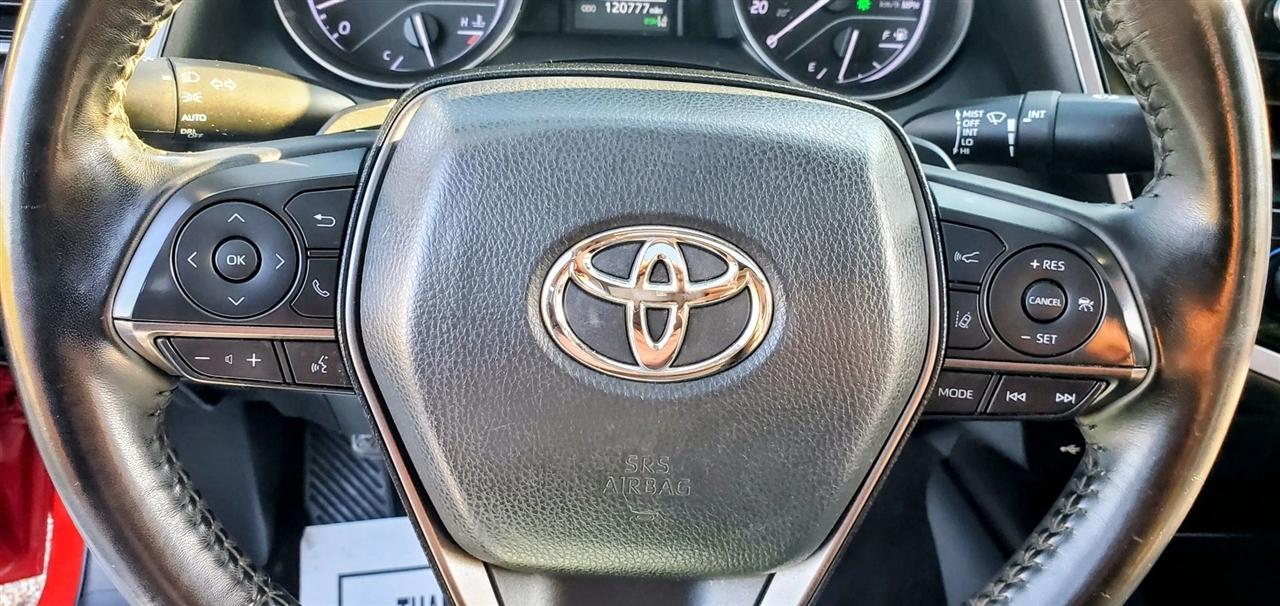 Toyota Camry SE Auto (Natl) 2021