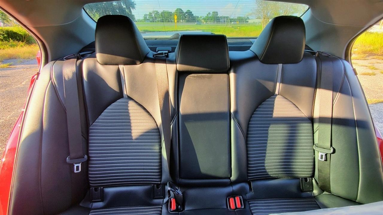 Toyota Camry SE Auto (Natl) 2021