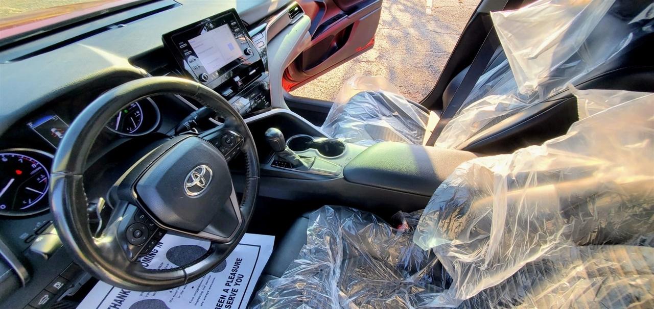Toyota Camry SE Auto (Natl) 2021