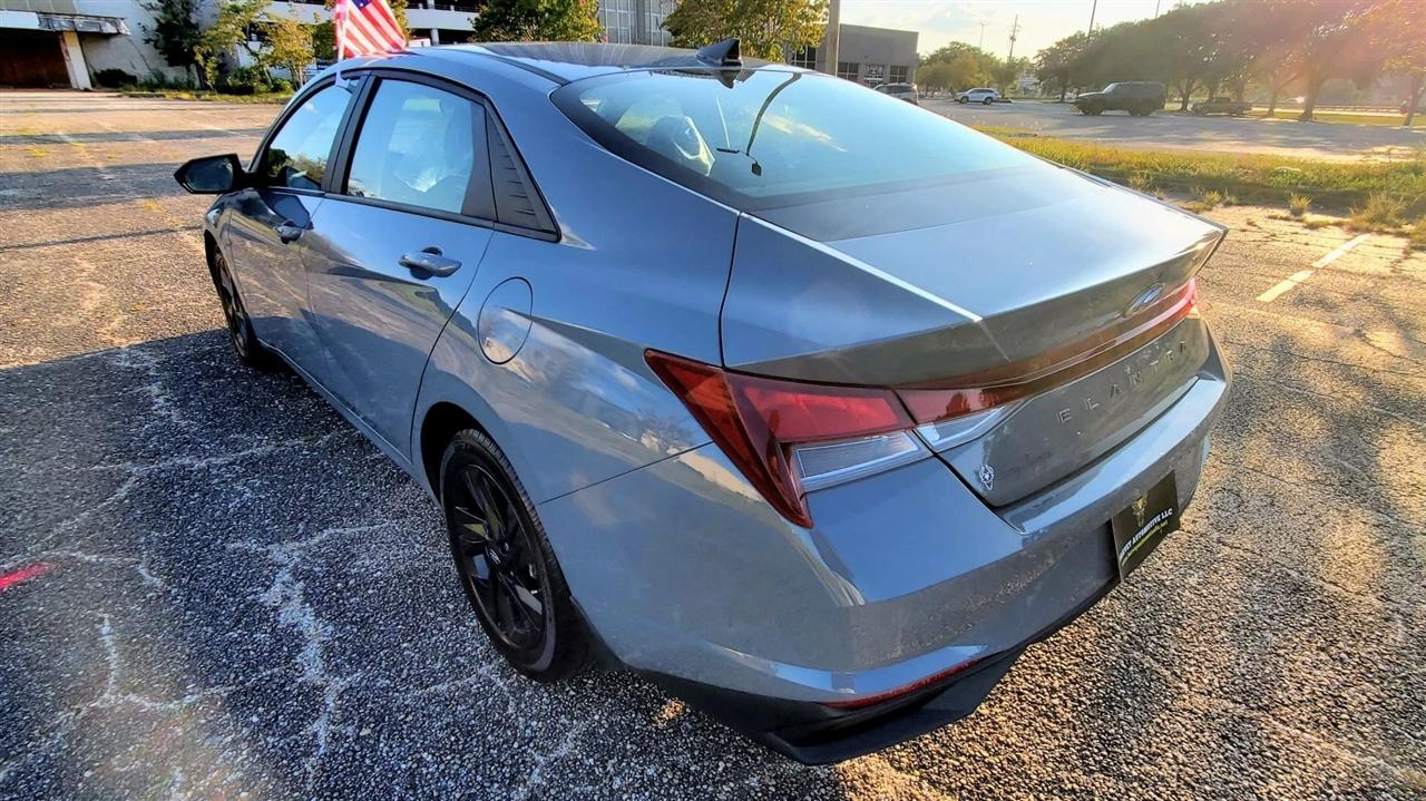 Hyundai Elantra SEL IVT 2023