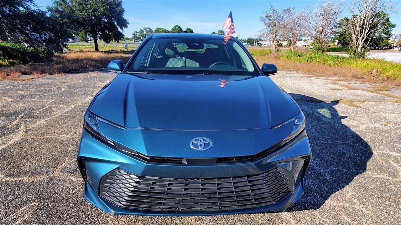 Toyota Camry XLE (Natl) 2025