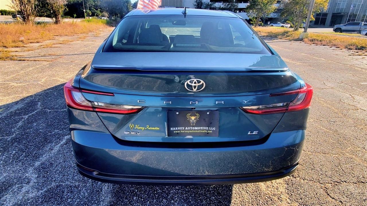 Toyota Camry XLE (Natl) 2025