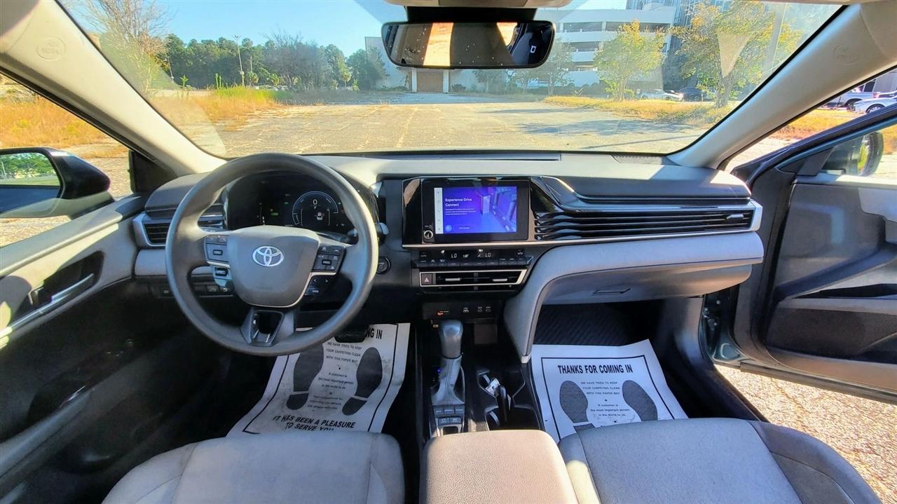 Toyota Camry XLE (Natl) 2025