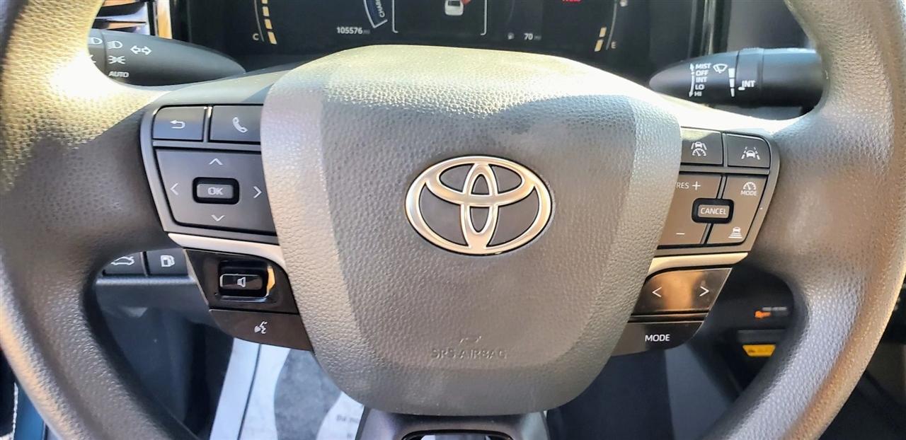 Toyota Camry XLE (Natl) 2025