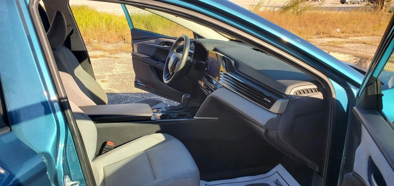 Toyota Camry XLE (Natl) 2025