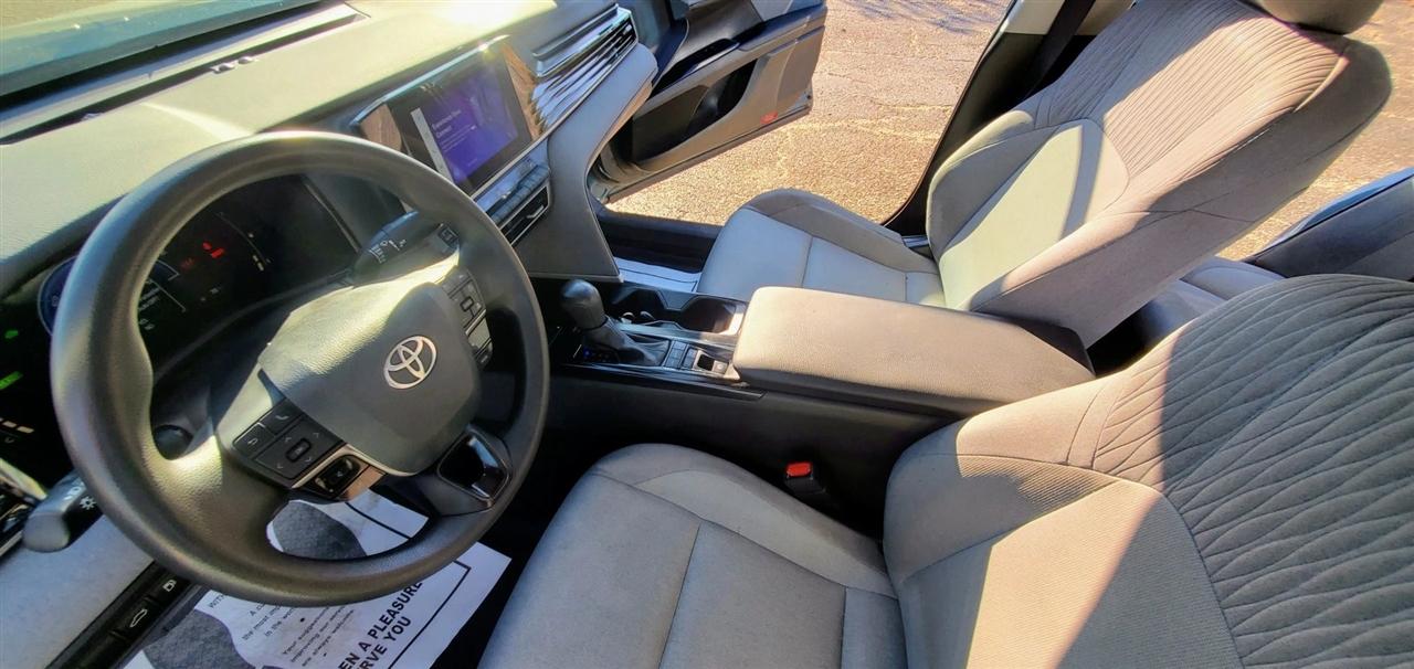 Toyota Camry XLE (Natl) 2025