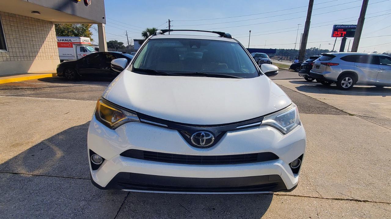Toyota RAV4 XLE FWD 2017