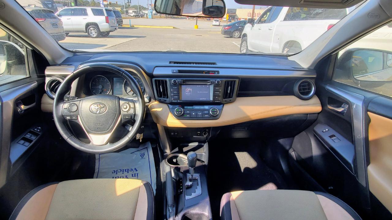 Toyota RAV4 XLE FWD 2017